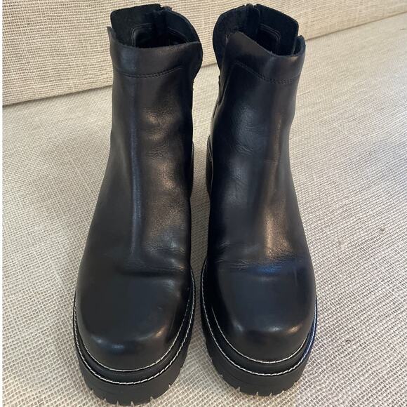 Gianni Bini New Cond, Black Leather Combat, Lug Sole Heel Boots, Zip, Size 10 M - Picture 4 of 7